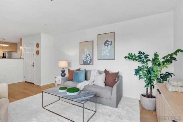 1970 Columbia St 301, San Diego, CA 92101