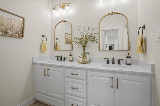 428 Royal Santana Run, Weatherford, TX 76087