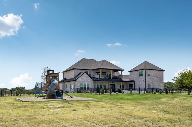 428 Royal Santana Run, Weatherford, TX 76087