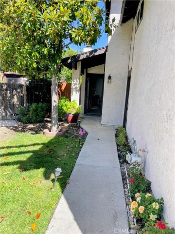28360 Simsalido, Canyon Country, CA 91387