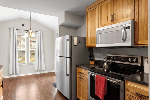 217 Montrose Circle, Eudora, KS 66025