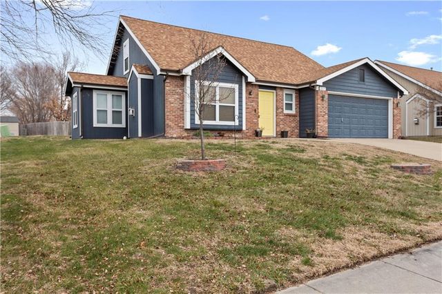 217 Montrose Circle, Eudora, KS 66025