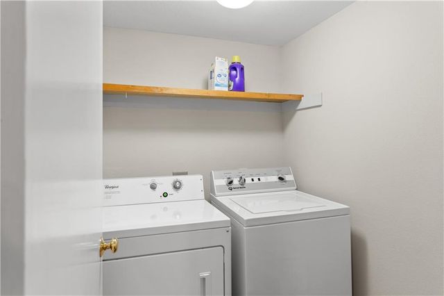 217 Montrose Circle, Eudora, KS 66025