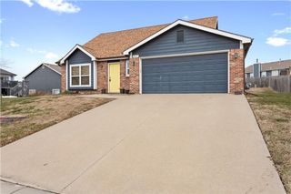 217 Montrose Circle, Eudora, KS 66025
