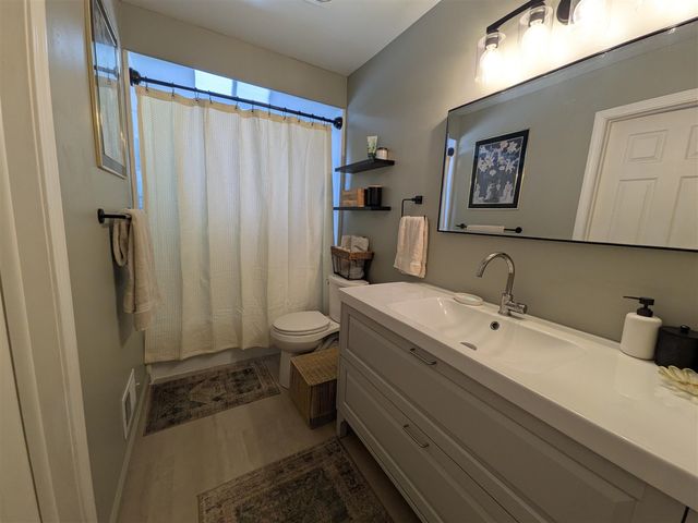 18298 Alvaro Avenue, Brownstown, MI 48193