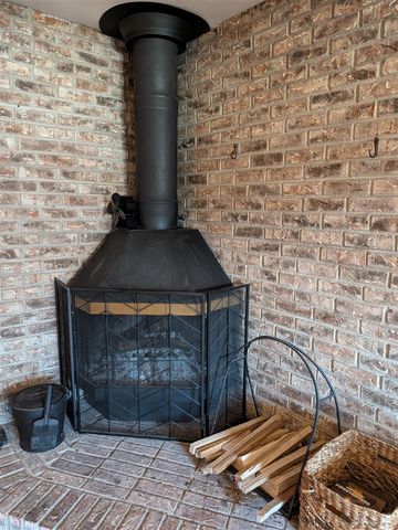 18298 Alvaro Avenue, Brownstown, MI 48193