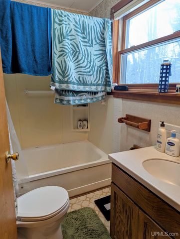 825 Brookton Road, Marquette, MI 49855