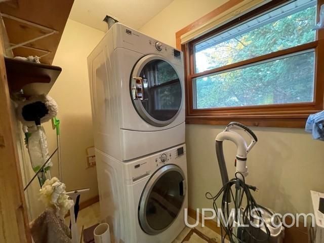 825 Brookton Road, Marquette, MI 49855