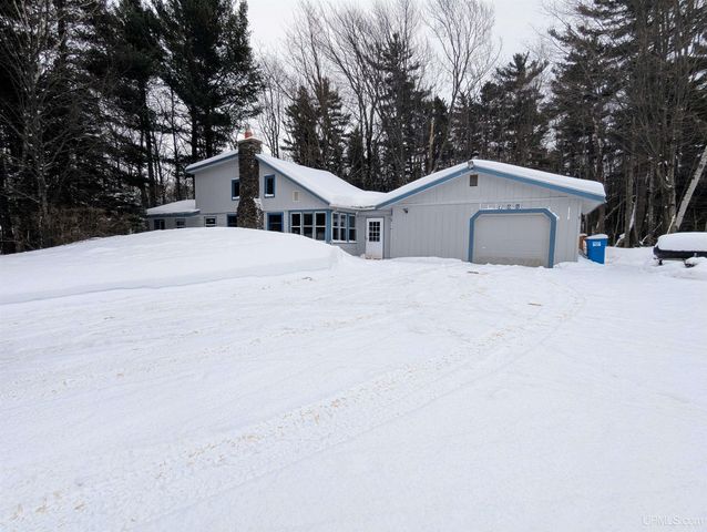 825 Brookton Road, Marquette, MI 49855