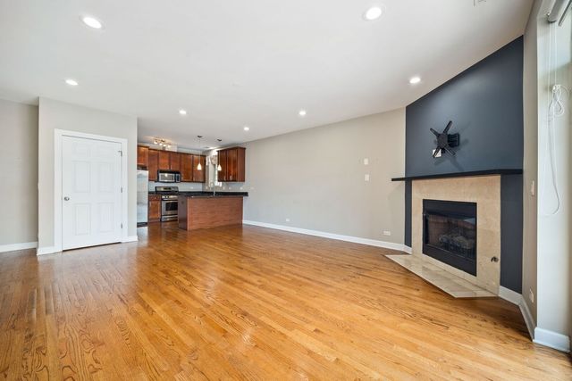 4968 N Milwaukee Avenue 2W, Chicago, IL 60630