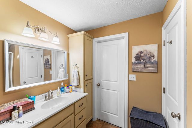 1641 Shady Land Church Rd, Bowling Green, KY 42101