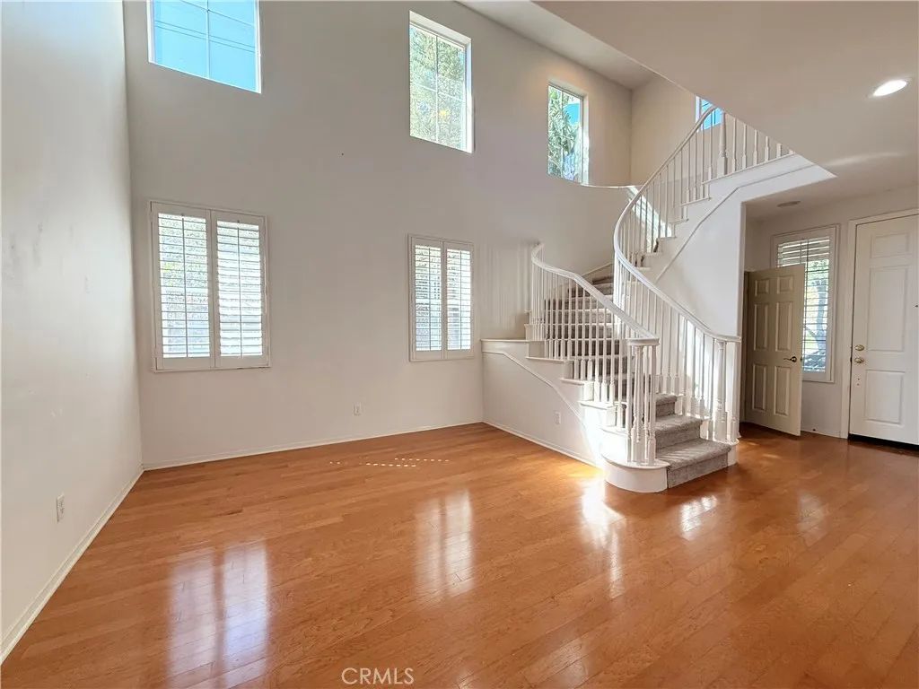 19988 Via Joyce dr, Saugus, CA 91350