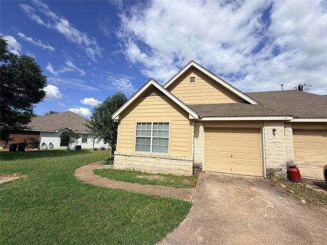 2904 Whisper Oaks LN A, Georgetown, TX 78628