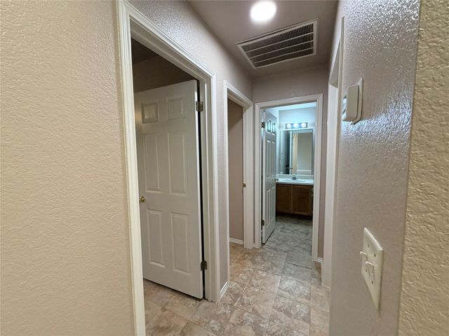 2904 Whisper Oaks LN A, Georgetown, TX 78628
