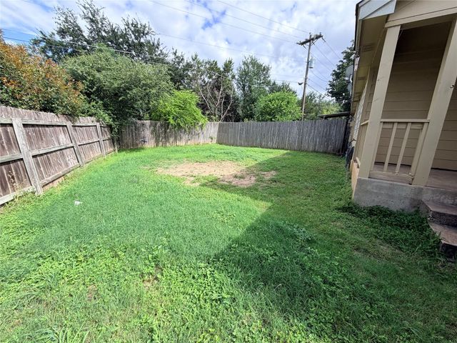 2904 Whisper Oaks LN A, Georgetown, TX 78628