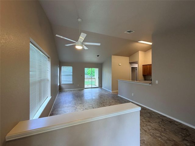 2904 Whisper Oaks LN A, Georgetown, TX 78628