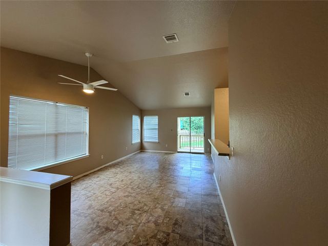 2904 Whisper Oaks LN A, Georgetown, TX 78628
