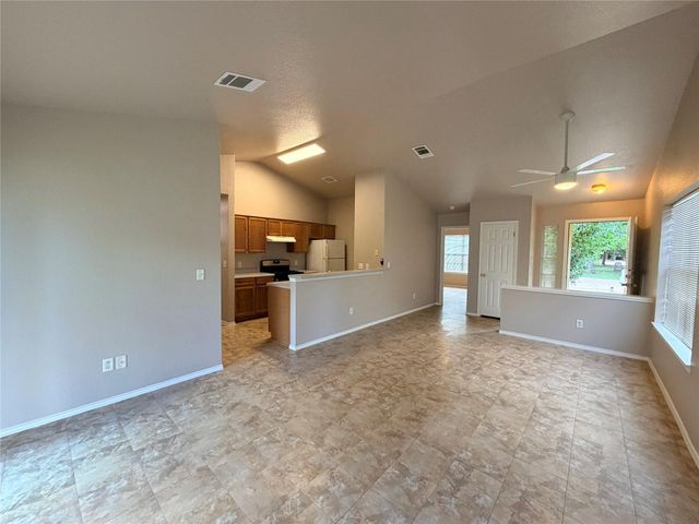 2904 Whisper Oaks LN A, Georgetown, TX 78628