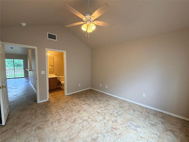 2904 Whisper Oaks LN A, Georgetown, TX 78628