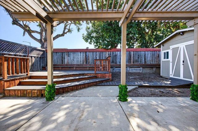 661 Del Mar Drive, Hollister, CA 95023