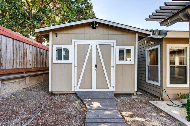 661 Del Mar Drive, Hollister, CA 95023