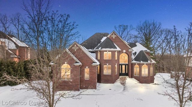 755 Majestic Drive, Rochester Hills, MI 48306
