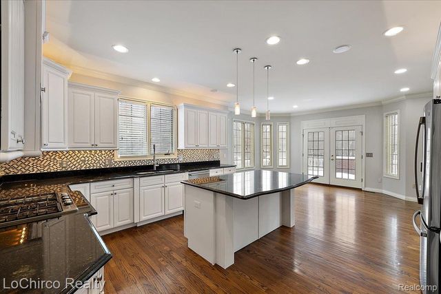 755 Majestic Drive, Rochester Hills, MI 48306