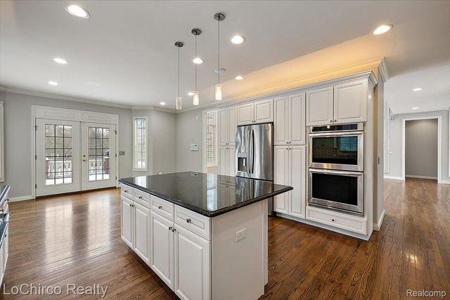 755 Majestic Drive, Rochester Hills, MI 48306