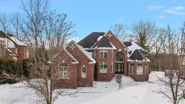 755 Majestic Drive, Rochester Hills, MI 48306