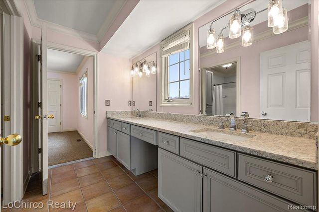 755 Majestic Drive, Rochester Hills, MI 48306