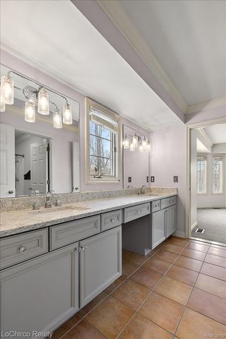 755 Majestic Drive, Rochester Hills, MI 48306