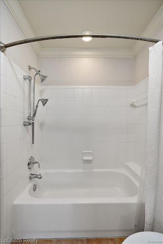 755 Majestic Drive, Rochester Hills, MI 48306