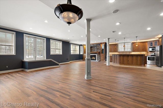 755 Majestic Drive, Rochester Hills, MI 48306