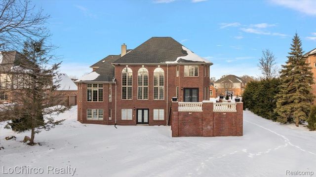 755 Majestic Drive, Rochester Hills, MI 48306