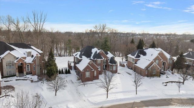 755 Majestic Drive, Rochester Hills, MI 48306