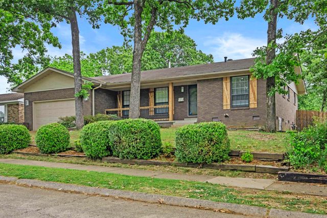 5200 Hampton, North Little Rock, AR 72116