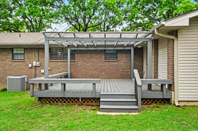 5200 Hampton, North Little Rock, AR 72116