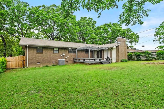 5200 Hampton, North Little Rock, AR 72116