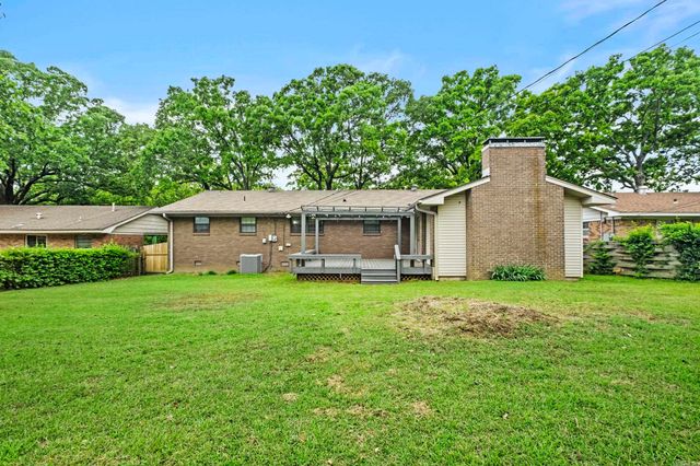5200 Hampton, North Little Rock, AR 72116