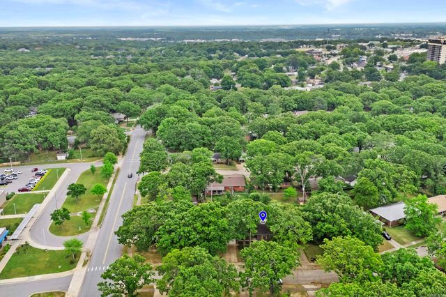 5200 Hampton, North Little Rock, AR 72116