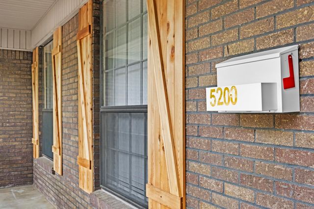 5200 Hampton, North Little Rock, AR 72116