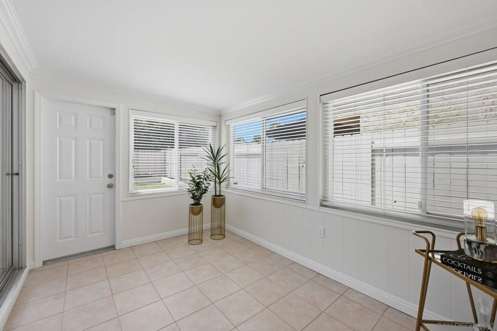 Image 13 of property listing at 5727 Avenida Circo, San Diego, CA 92124