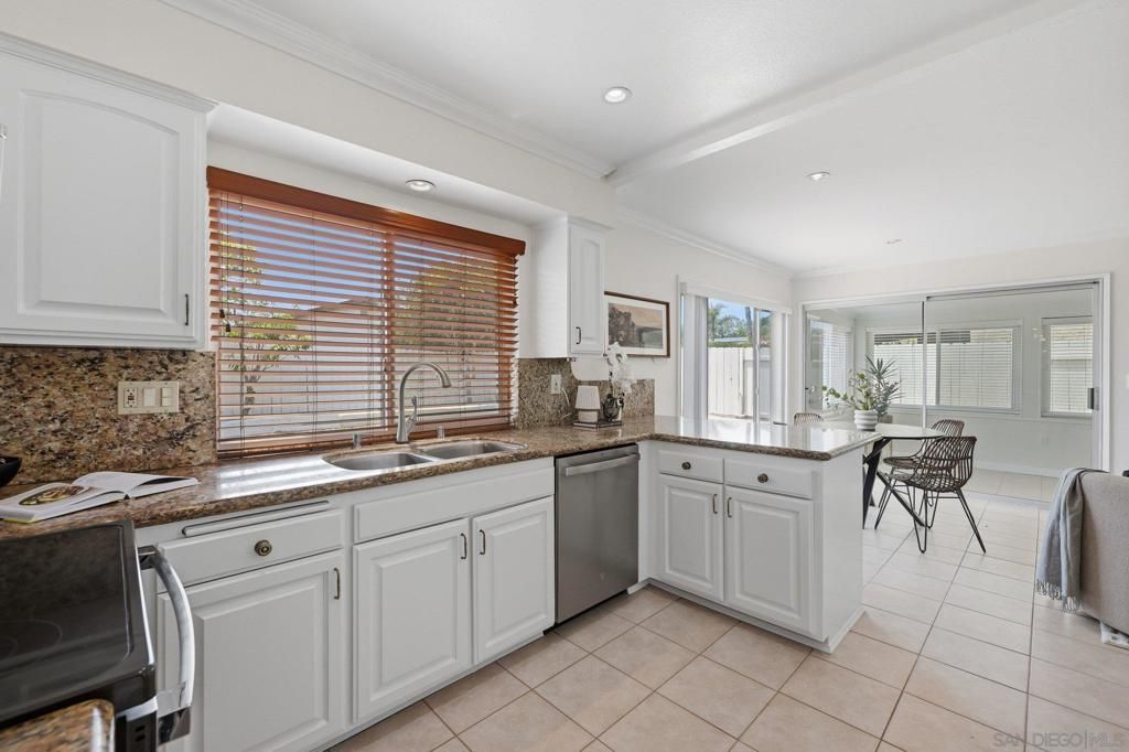 Image 17 of property listing at 5727 Avenida Circo, San Diego, CA 92124