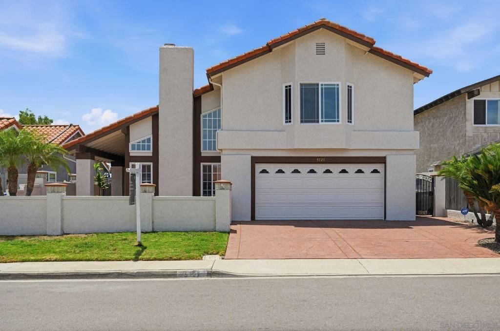Image 2 of property listing at 5727 Avenida Circo, San Diego, CA 92124