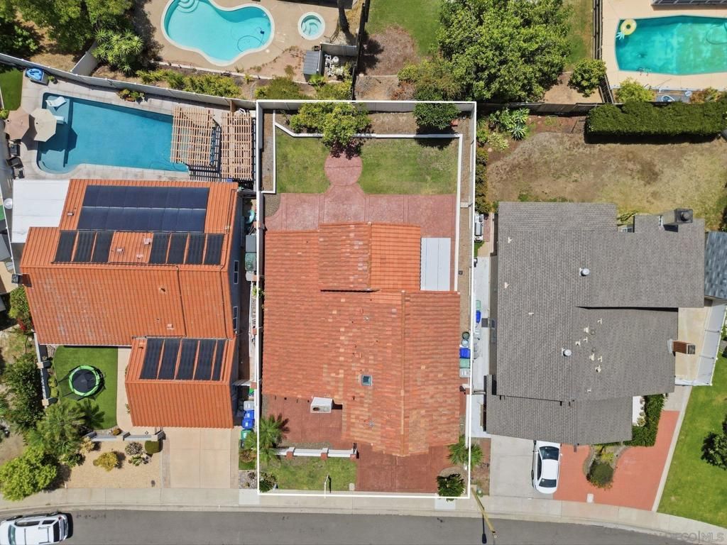 Image 34 of property listing at 5727 Avenida Circo, San Diego, CA 92124