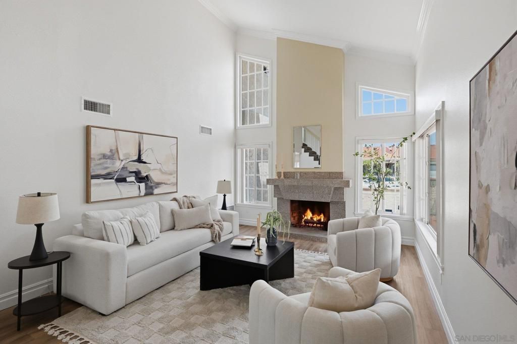 Image 4 of property listing at 5727 Avenida Circo, San Diego, CA 92124