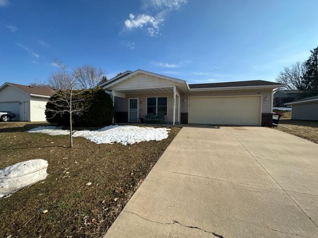 4552 Manor Brook Drive NW, Rochester, MN 55901