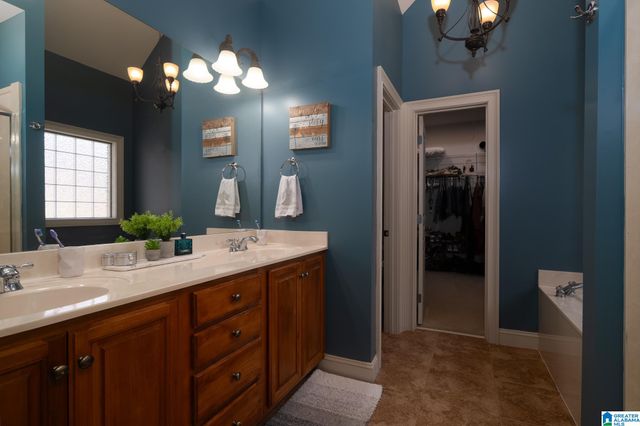 532 PARK LAKE LANE, Helena, AL 35080