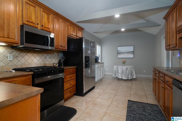 532 PARK LAKE LANE, Helena, AL 35080