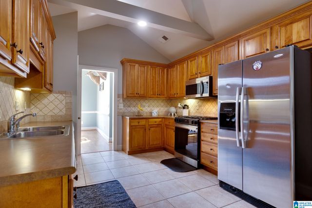 532 PARK LAKE LANE, Helena, AL 35080